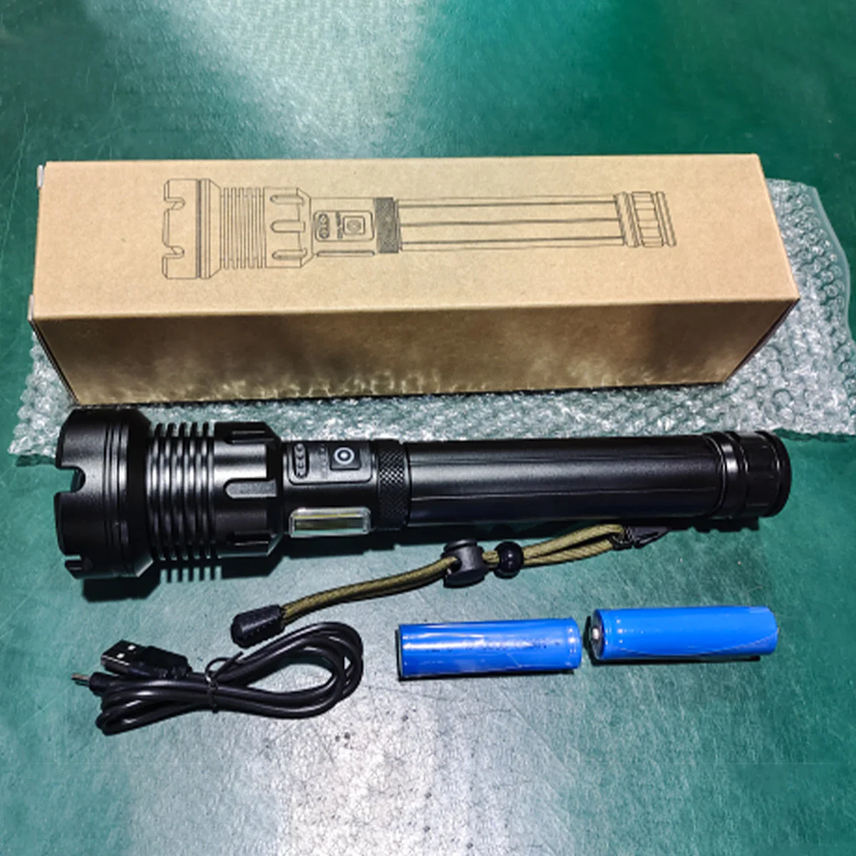 💥Christmas Sale 50% OFF🔦90000 Lumen Tactical Flashlight-Extreme Beam & Power Bank Function⚡