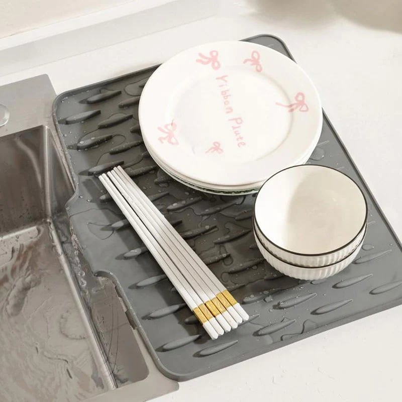 💥No-Spill Silicone Worktop Saver – Heat-Resistant & Non-Slip Mat for Drip-Free Drying