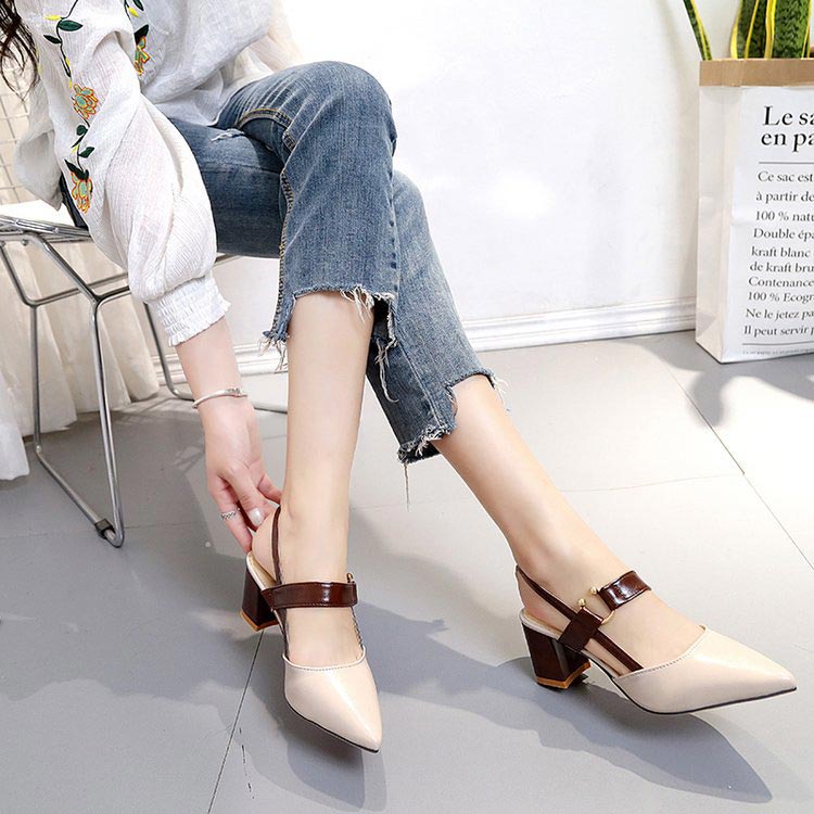 Women's Stylish Pointed Toe Chunky High-heel Sandals