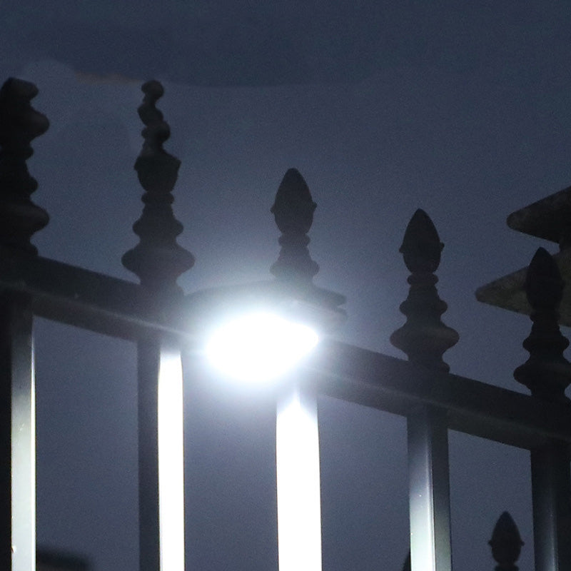 🌿 Solar Clip Light With Motion Sensor –🔥Buy 2 Get 1 Free! Perfect for gardens, balconies, and patios! 🏡✨