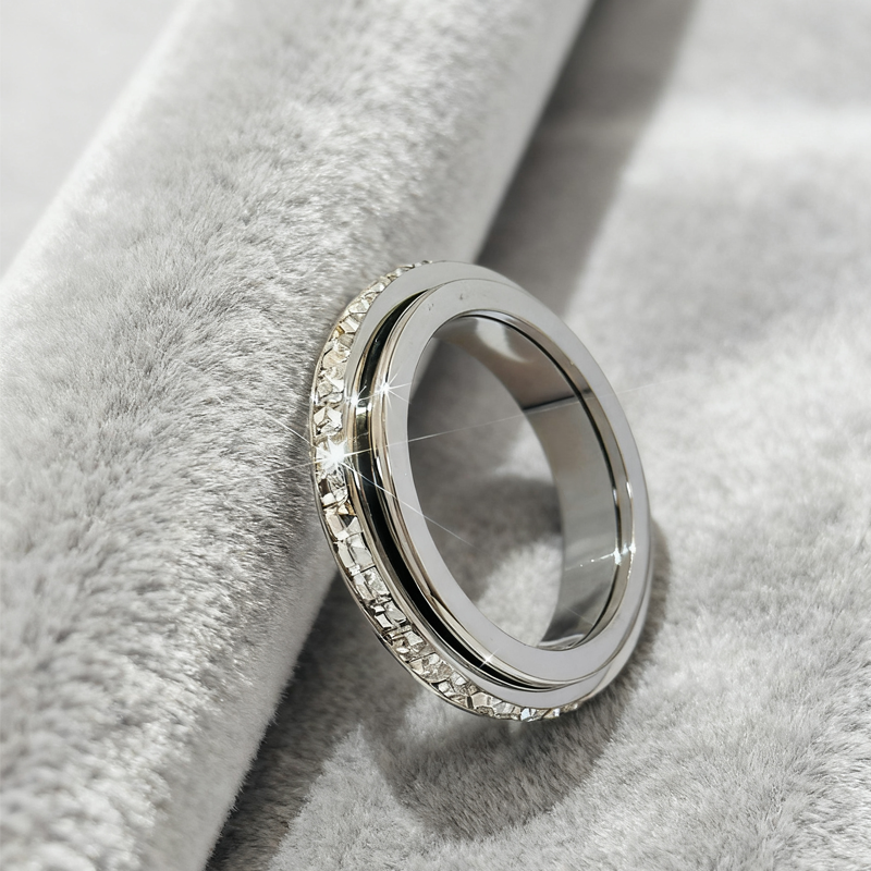 💖Titanium Steel Rotatable Spinner Ring with Zirconia